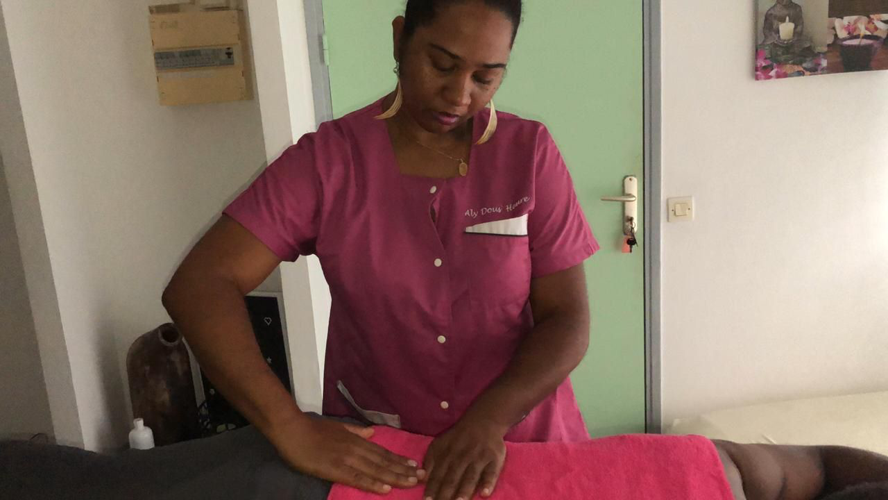 Le massage by N'J - Salon Aly Dous'heure Le Robert Martinique